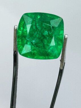 LARGE Certified Deep Emerald *enhanced*